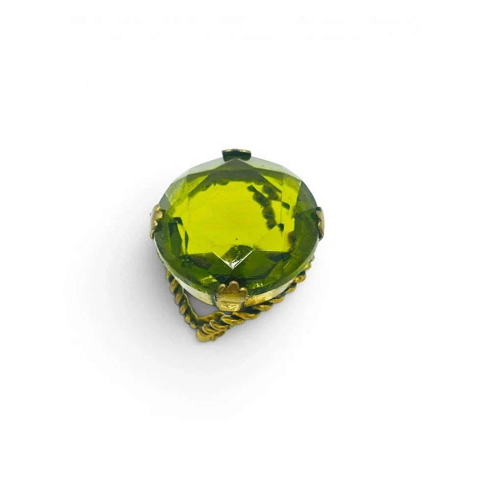 Large Vintage Olive Green Glass Adjustable Twisted Brass Statement Ring - Picture 5 of 6
